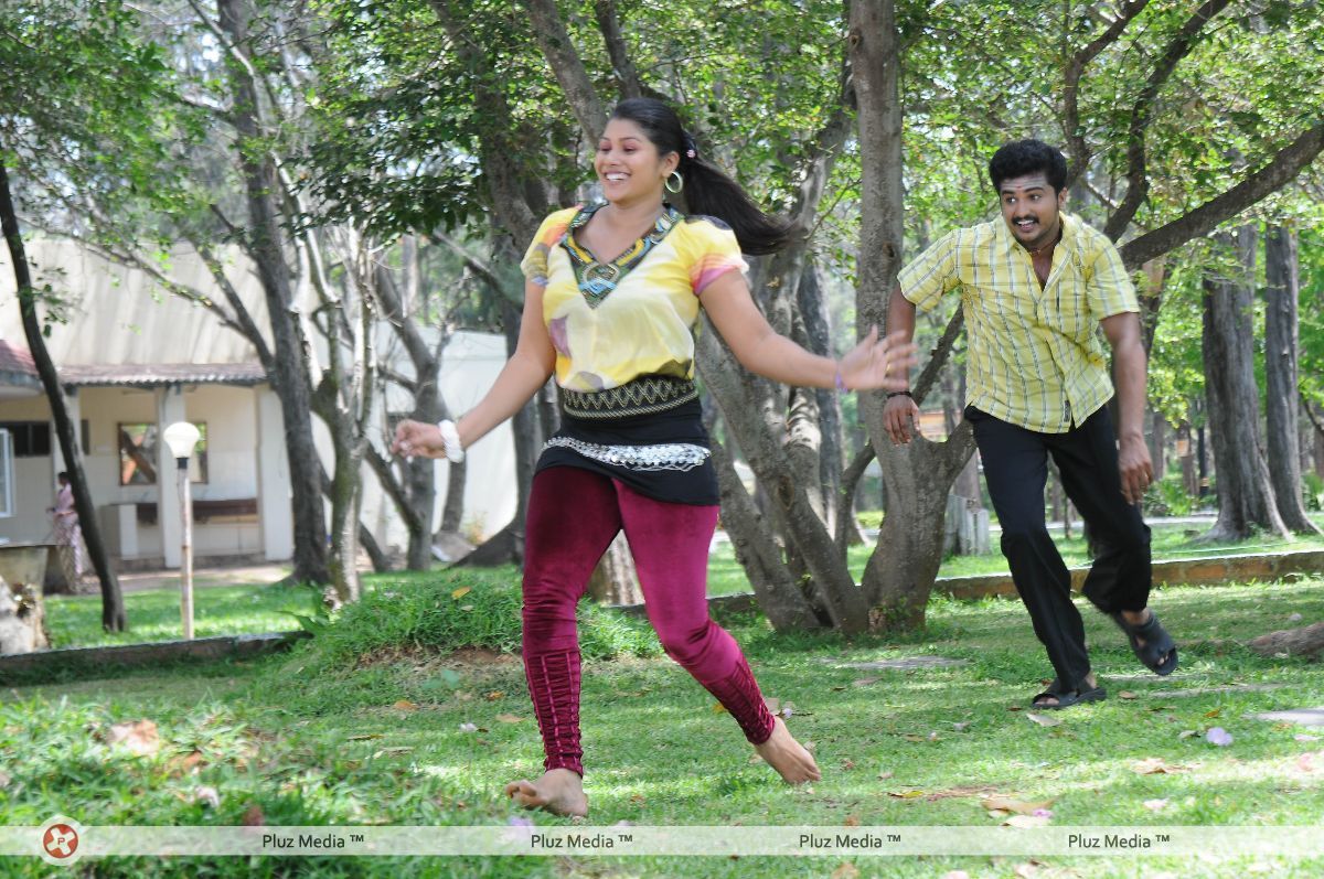 Vazhi Vidu Kanne Vazhi Vidu Movie Hot Stills | Picture 110135